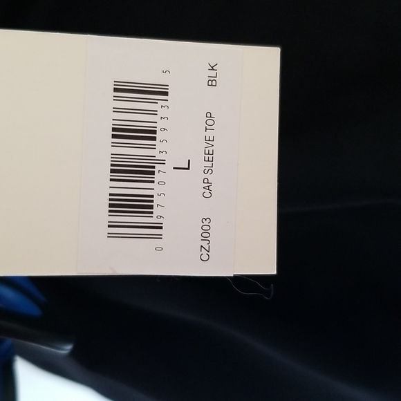 Casa Zeta-Jones scoop neck top - Picture 5 of 14